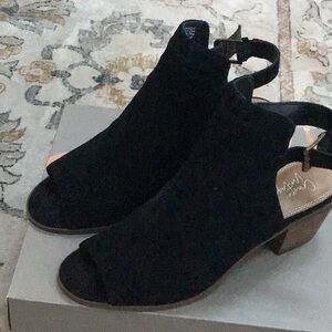 Women’s cut out open toe suede bootie